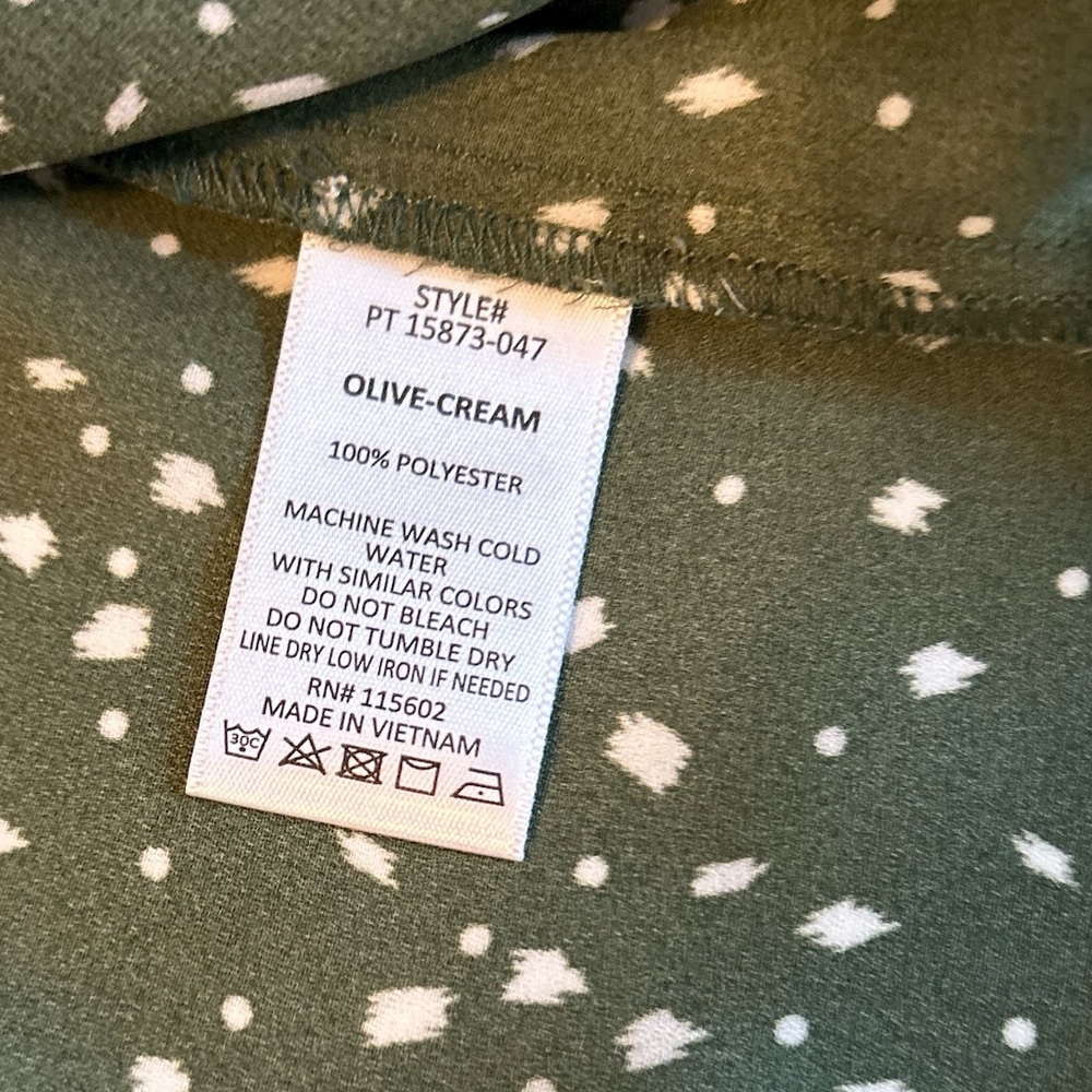 Lush Warren Split Neck Blouse Green Background Wi… - image 6